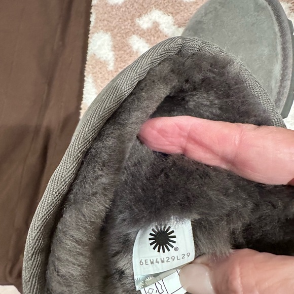 Ugg Grey Short Boot - Picture 6 of 7